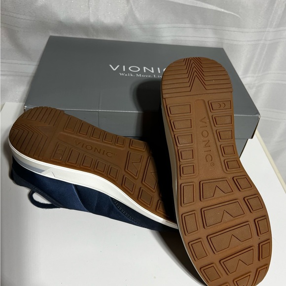 NEW Vionic Breilyn Athletic Shoes - sz 8 - Picture 2 of 7